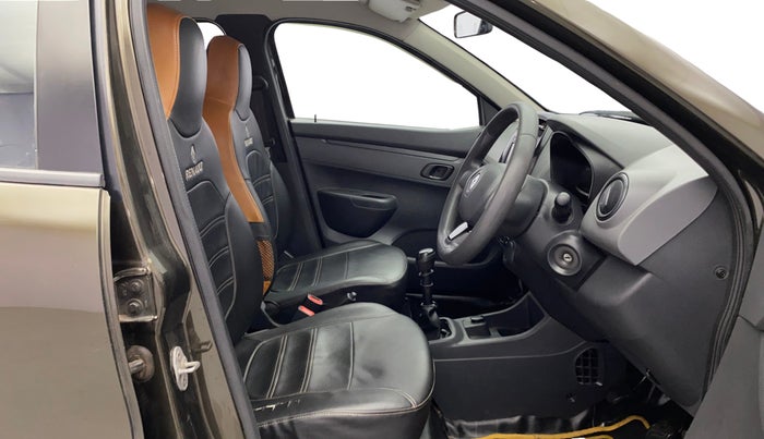 2016 Renault Kwid RXT 0.8, Petrol, Manual, 86,900 km, Right Side Front Door Cabin