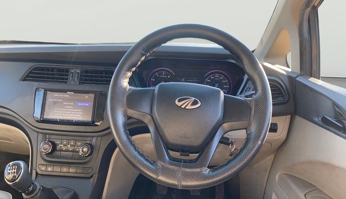 2024 Mahindra MARAZZO M2 8 STR, Diesel, Manual, 84,741 km, Steering Wheel Close Up