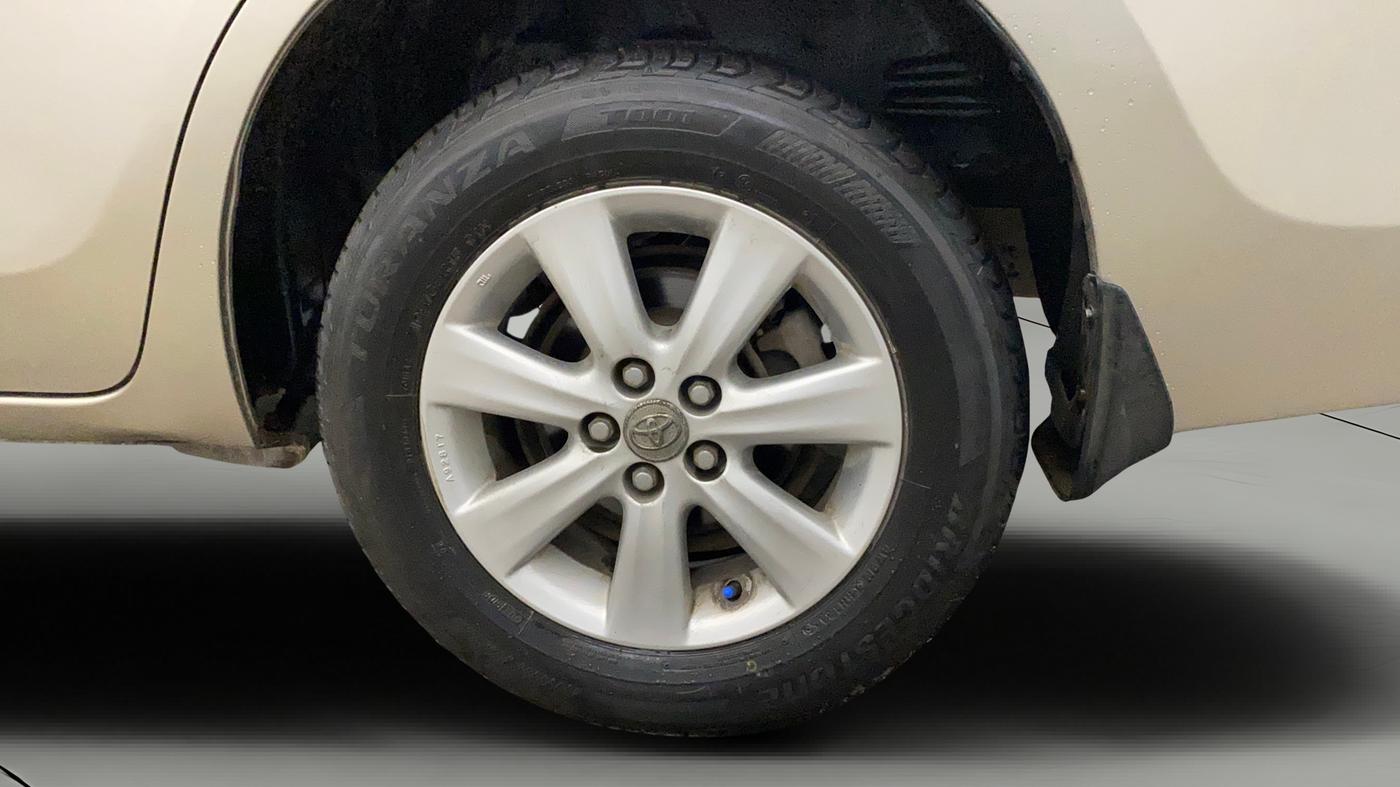 2015 Toyota Corolla Altis G CVT PETROL, Petrol, Automatic, 1,19,685 km, Left Rear Wheel