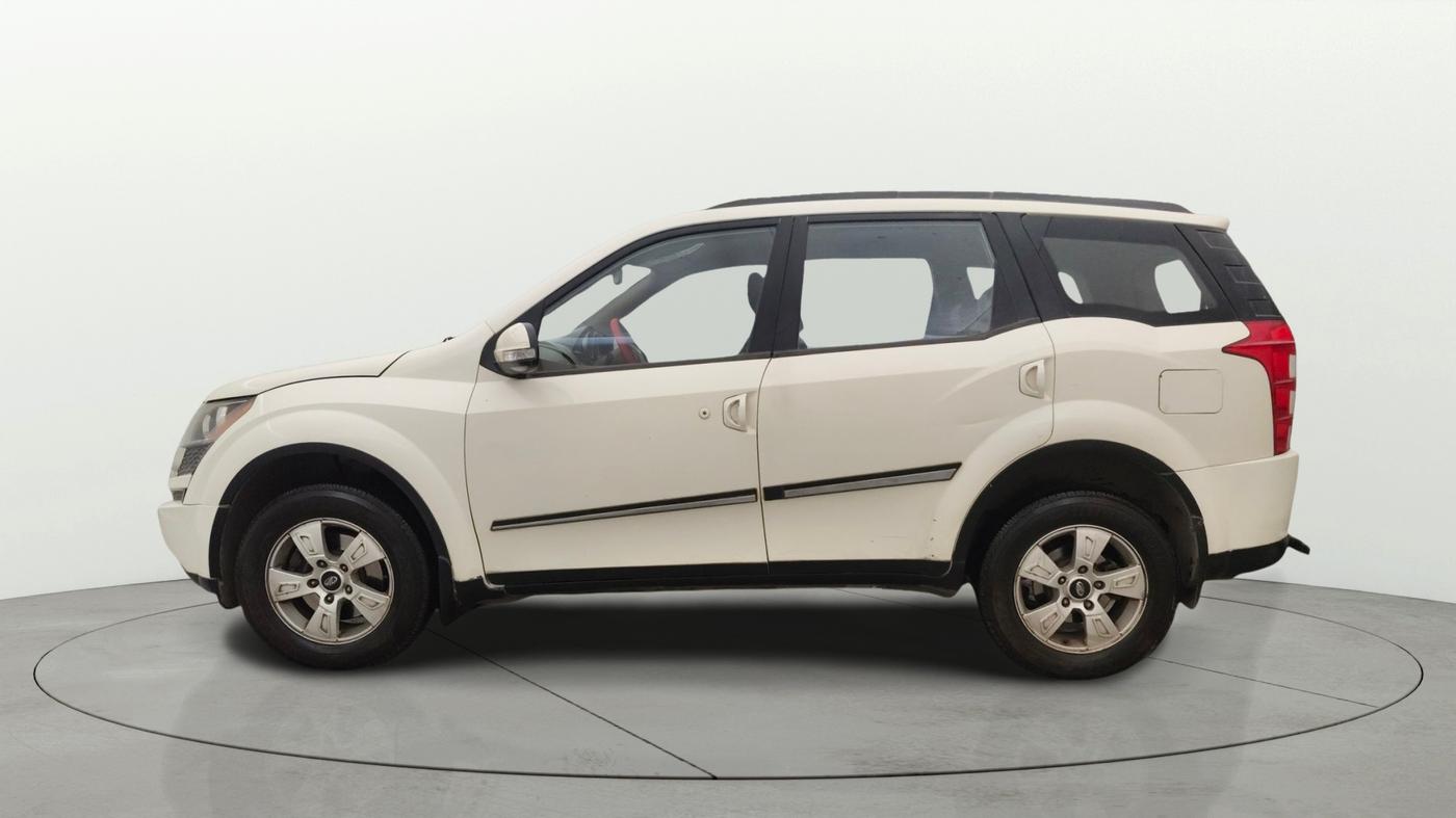 2015 Mahindra XUV500 W8, Diesel, Manual, 1,14,318 km, Left Side