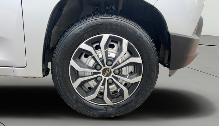 2016 Mahindra Kuv100 K2 PLUS 6 STR, Petrol, Manual, 19,783 km, Right Front Wheel