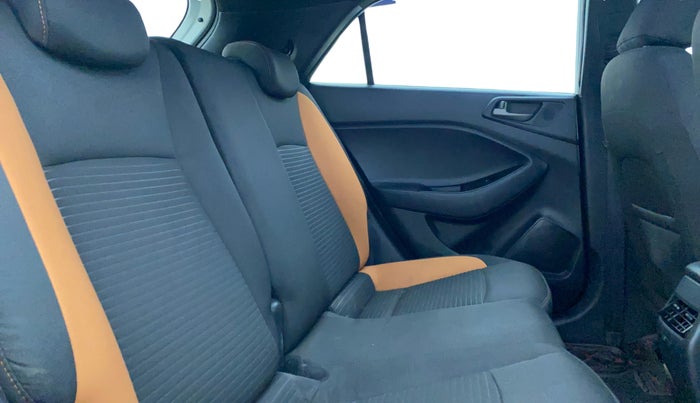 2017 Hyundai i20 Active 1.2 SX, Petrol, Manual, 74,821 km, Right Side Rear Door Cabin