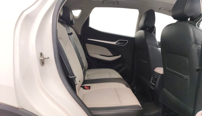 2022 MG ASTOR  SHARP 1.5 MT IVORY , Petrol, Manual, 63,172 km, Right Side Rear Door Cabin