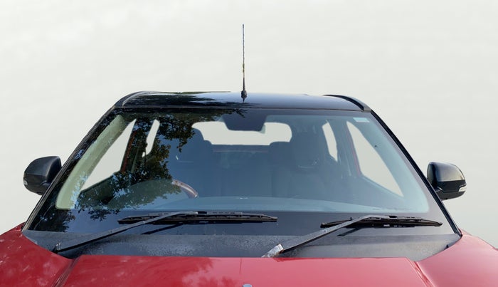 2018 Mahindra KUV 100 NXT K8 P 6 STR DUAL TONE, Petrol, Manual, 92,567 km, Front Windshield
