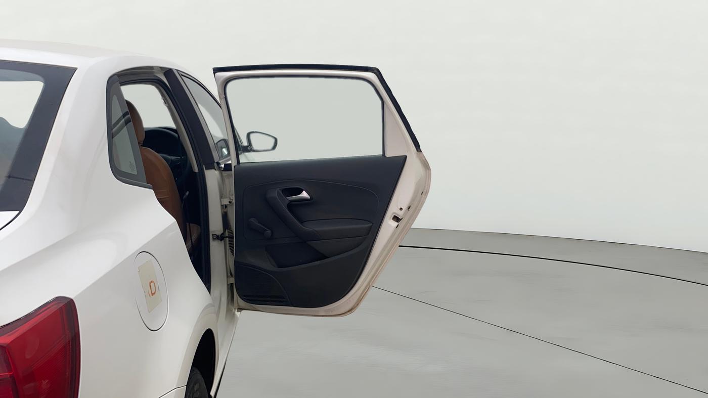 2018 Volkswagen Ameo TRENDLINE 1.5L, Diesel, Manual, 1,17,481 km, RHS Rear Door