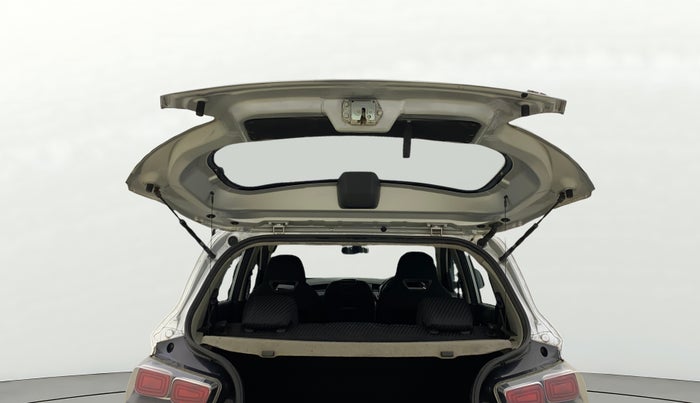 2017 Mahindra KUV 100 NXT K8 P 6 STR, Petrol, Manual, 23,027 km, Boot Door Open