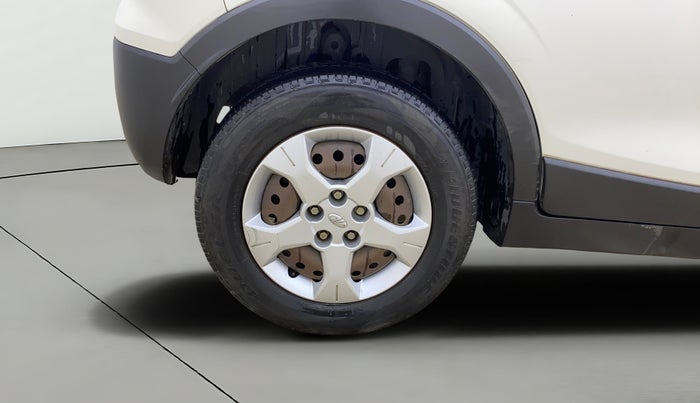 2020 Mahindra XUV300 W6 1.2 PETROL, Petrol, Manual, 99,728 km, Right Rear Wheel