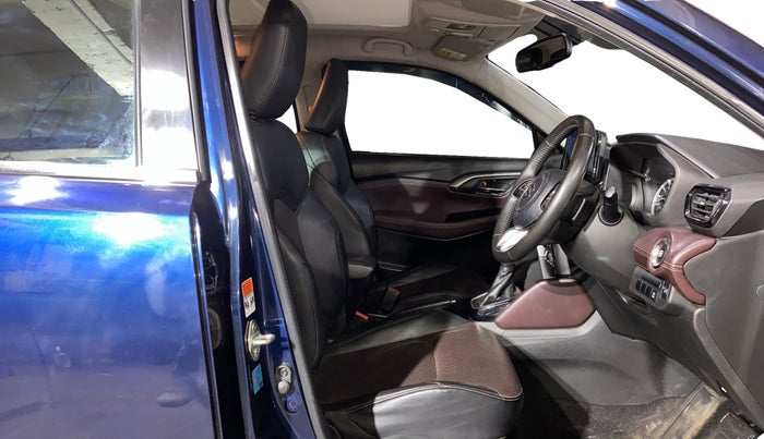 2022 Maruti Grand Vitara ALPHA SMART HYBRID AT, Petrol, Automatic, 58,453 km, Right Side Front Door Cabin