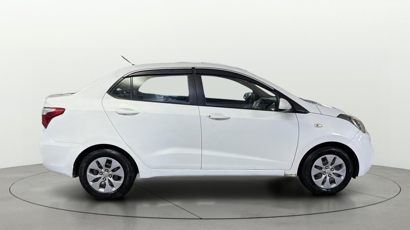 2017 Hyundai Xcent E+, Petrol, Manual, 66,534 km, Right Side View