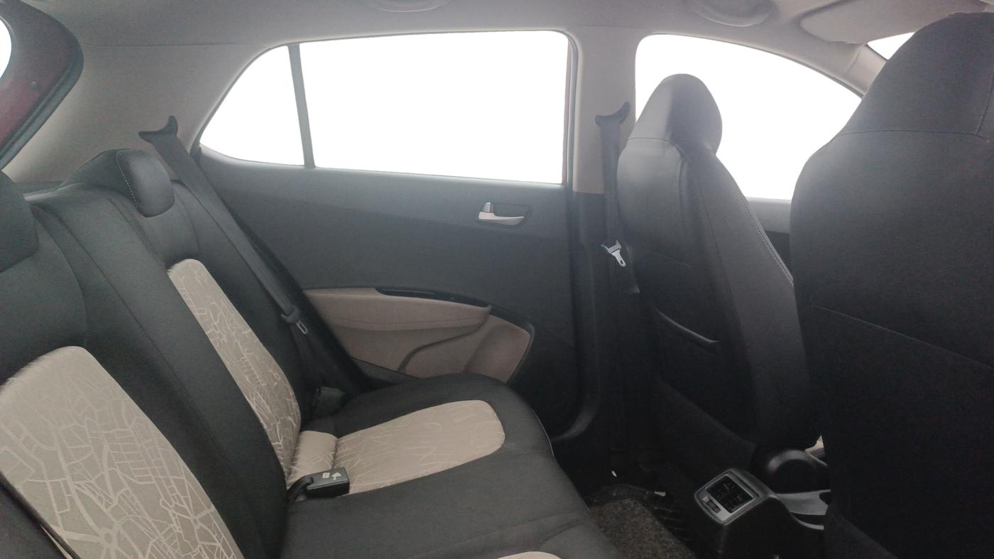 2015 Hyundai Grand i10 SPORTZ 1.2 KAPPA VTVT, Petrol, Manual, 67,581 km, Right Side Rear Door Cabin