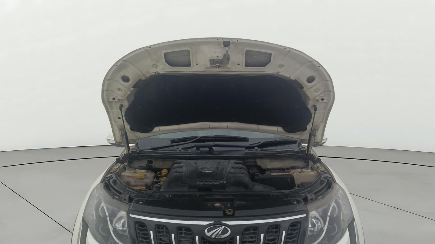 2017 Mahindra XUV500 W10 AT, Diesel, Automatic, 69,270 km, Open Bonet