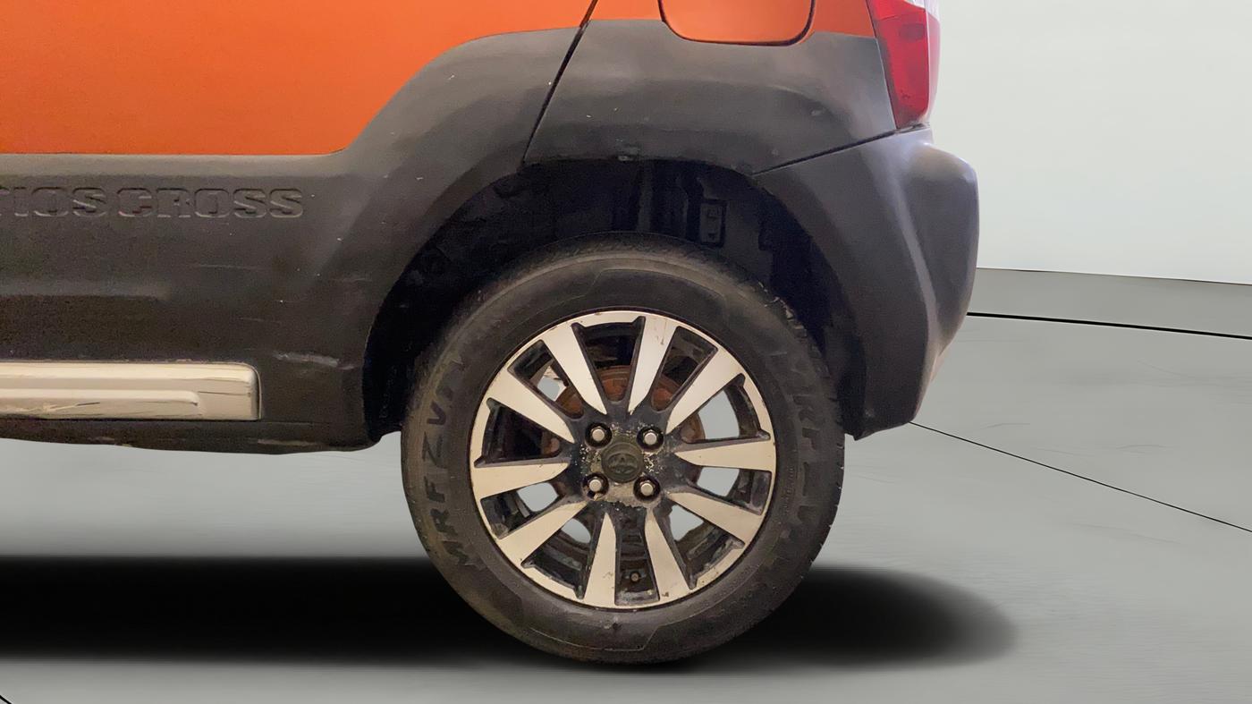 2017 Toyota Etios CROSS 1.2 G, Petrol, Manual, 82,513 km, Left Rear Wheel