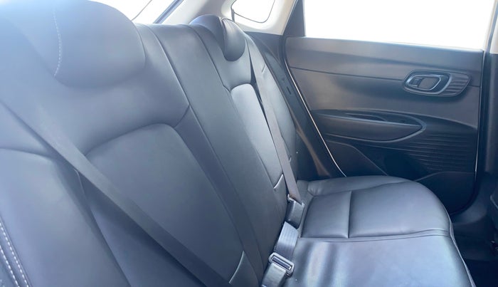 2021 Hyundai NEW I20 MAGNA 1.2 MT, Petrol, Manual, 37,237 km, Right Side Rear Door Cabin