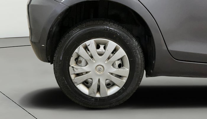 2016 Maruti Swift LXI (O), Petrol, Manual, 72,548 km, Right Rear Wheel