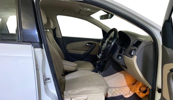 2016 Volkswagen Vento HIGHLINE PETROL AT, Petrol, Automatic, 1,14,318 km, Right Side Front Door Cabin