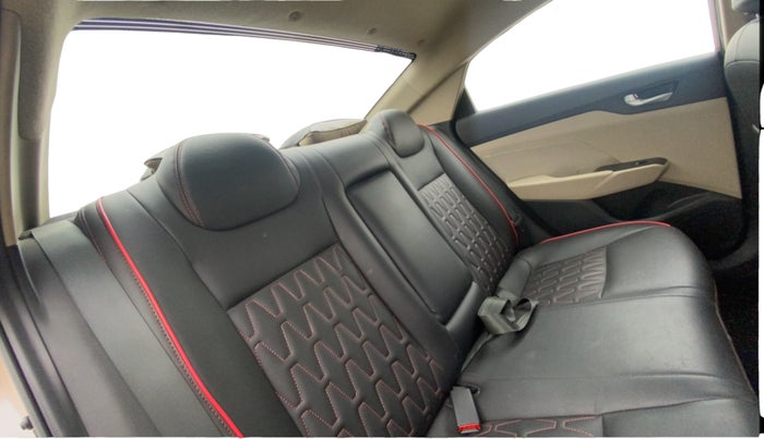 2017 Hyundai Verna 1.6 VTVT SX, Petrol, Manual, 59,816 km, Right Side Rear Door Cabin