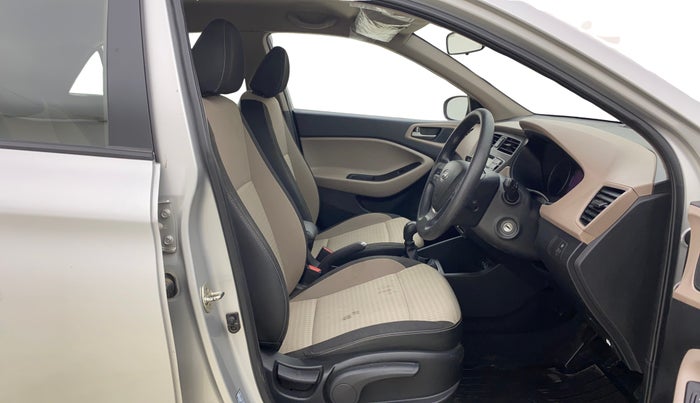 2018 Hyundai Elite i20 SPORTZ 1.2, Petrol, Manual, 29,976 km, Right Side Front Door Cabin