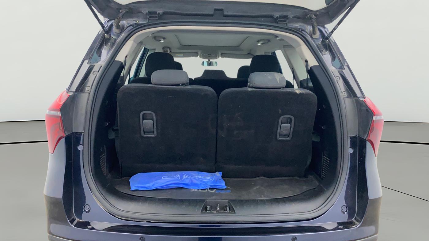 2022 Mahindra XUV700 AX 5 P MT 7 STR, Petrol, Manual, 32,954 km, Boot Open Zoomed View