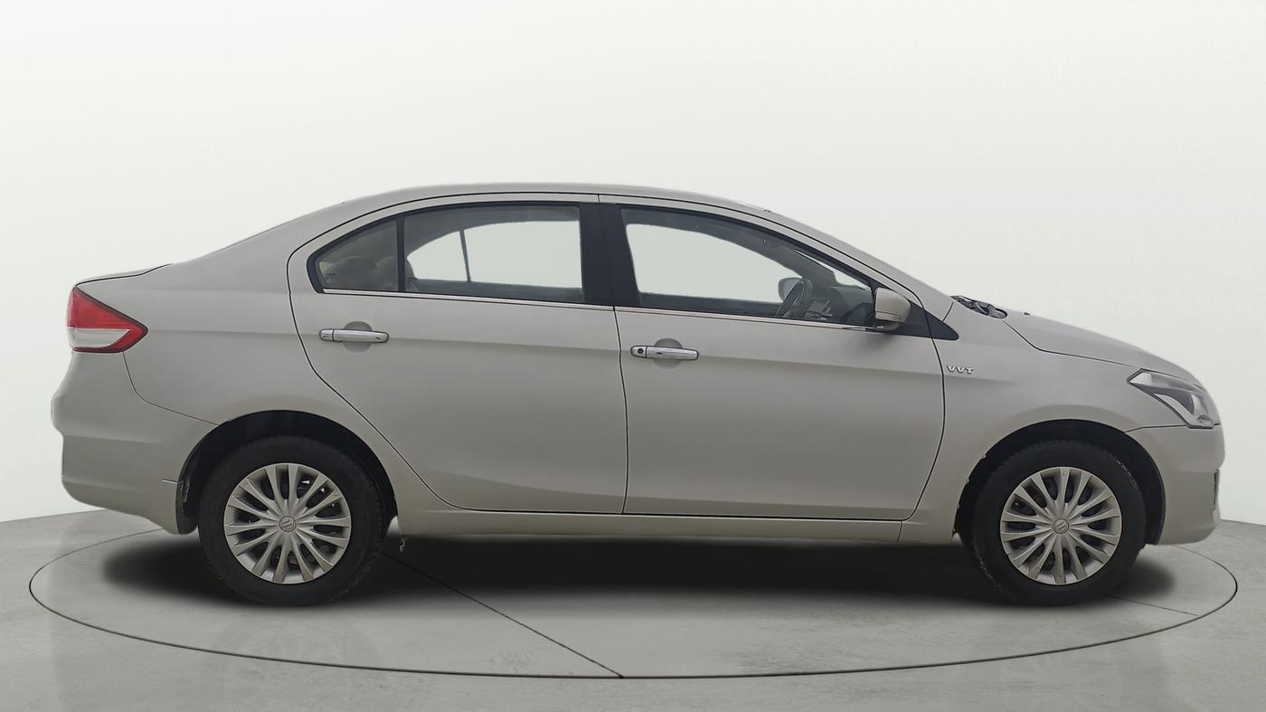 2016 Maruti Ciaz VXI, Petrol, Manual, 400 km, Right Side View