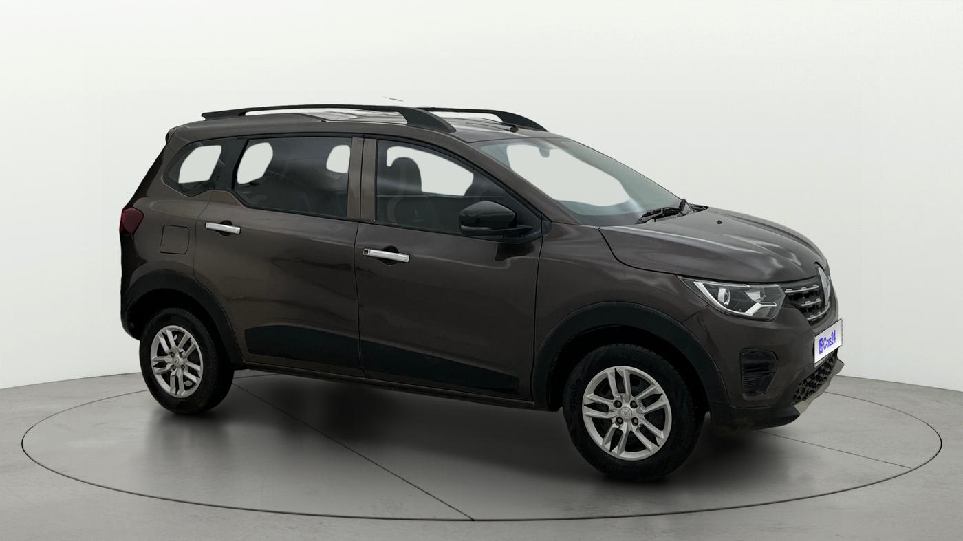 2023 Renault TRIBER RXT, Petrol, Manual, 47,504 km, Right Front Diagonal