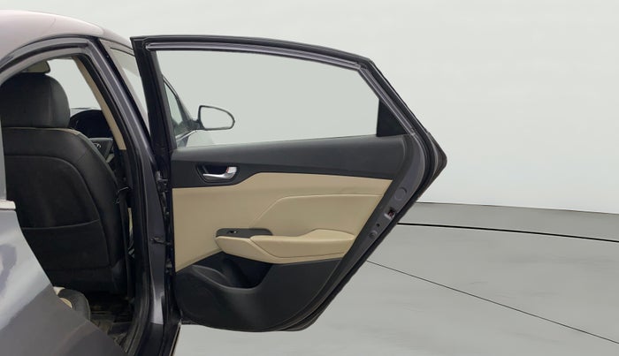 2017 Hyundai Verna 1.6 VTVT SX O, Petrol, Manual, 1,12,398 km, RHS Rear Door