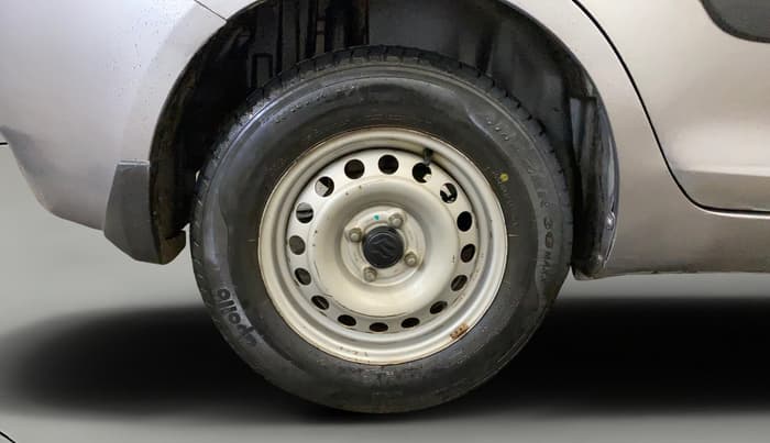 2014 Maruti Swift Dzire LXI, CNG, Manual, 65,122 km, Right Rear Wheel