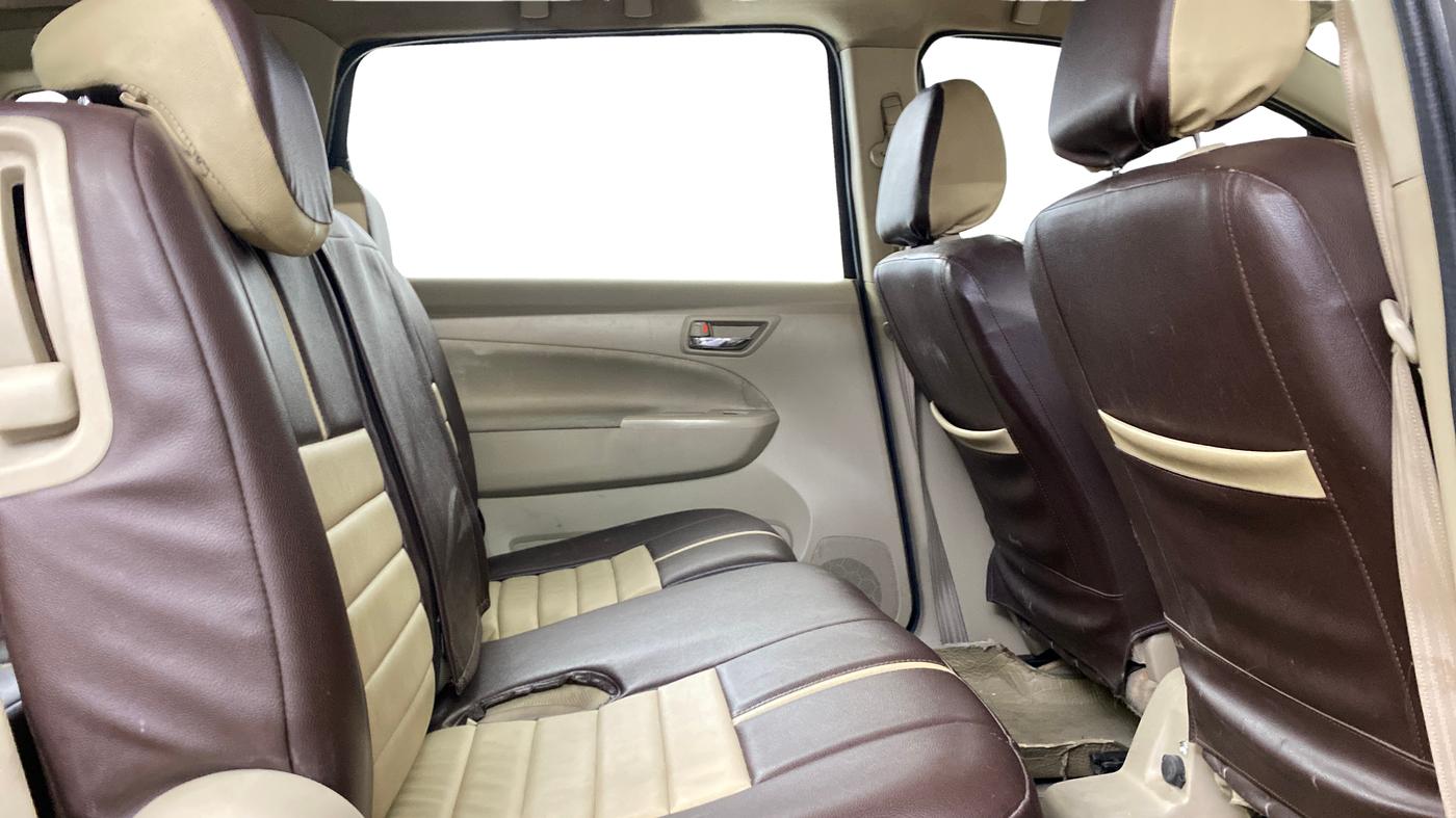 2016 Maruti Ertiga VXI, Petrol, Manual, 47,413 km, Right Side Rear Door Cabin