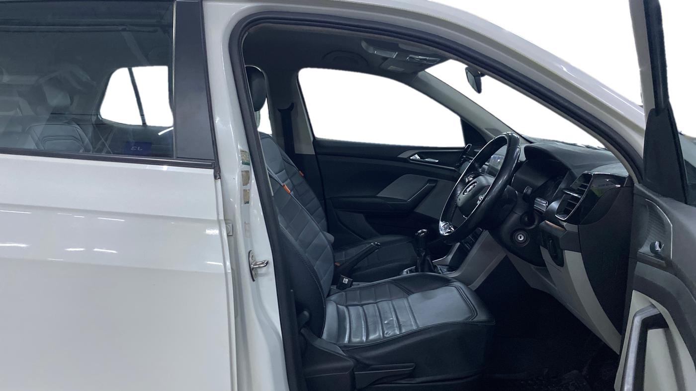 2021 Skoda KUSHAQ AMBITION 1.0L TSI MT, Petrol, Manual, 56,969 km, Right Side Front Door Cabin