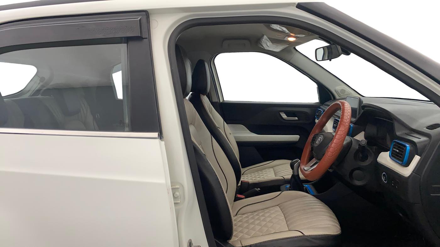2023 Tata PUNCH CREATIVE  MT, Petrol, Manual, 72,599 km, Right Side Front Door Cabin