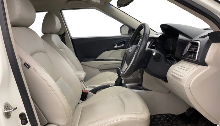 2022 Mahindra XUV300 W8 (O) 1.5 DIESEL, Diesel, Manual, 53,875 km, Right Side Front Door Cabin