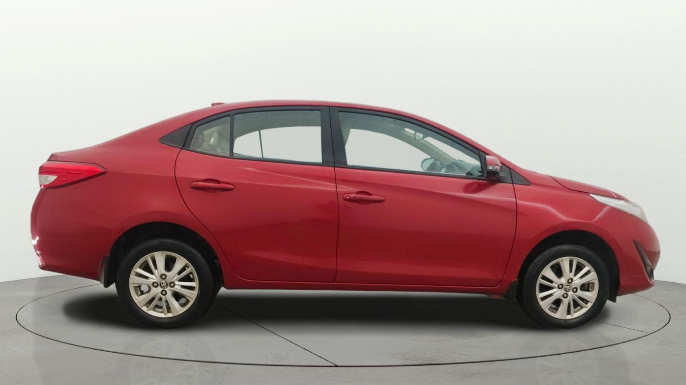 2018 Toyota YARIS V CVT, Petrol, Automatic, 16,576 km, Right Side View