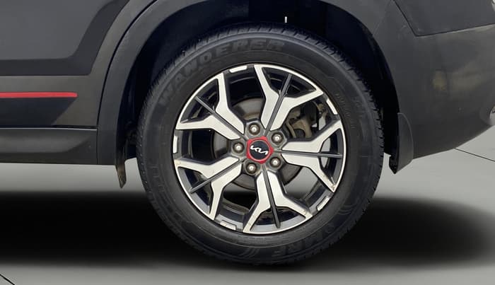2022 KIA SELTOS GTX PLUS AT 1.5 DIESEL, Diesel, Automatic, 1,10,396 km, Left Rear Wheel