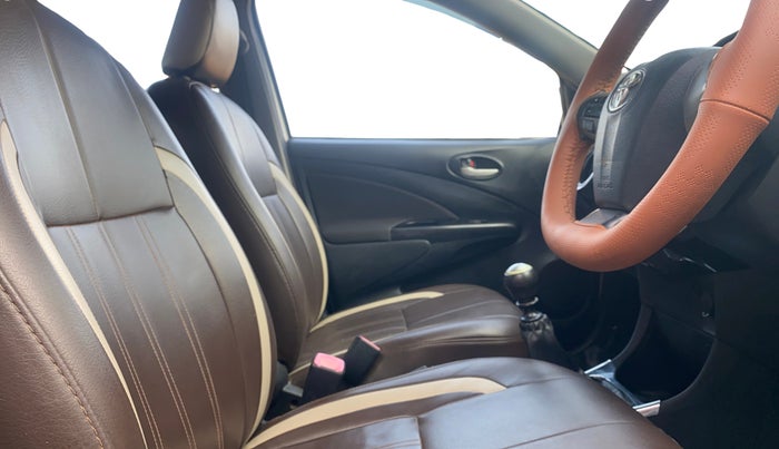 2014 Toyota Etios CROSS 1.4 VD, Diesel, Manual, 73,527 km, Right Side Front Door Cabin