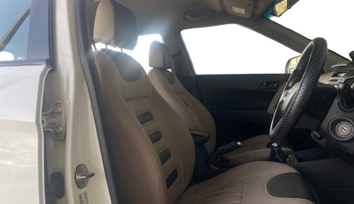 2017 Hyundai Creta E PLUS 1.6 PETROL, Petrol, Manual, 1,05,784 km, Right Side Front Door Cabin