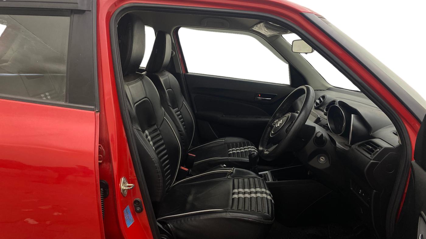 2022 Maruti Swift VXI, Petrol, Manual, 58,318 km, Right Side Front Door Cabin