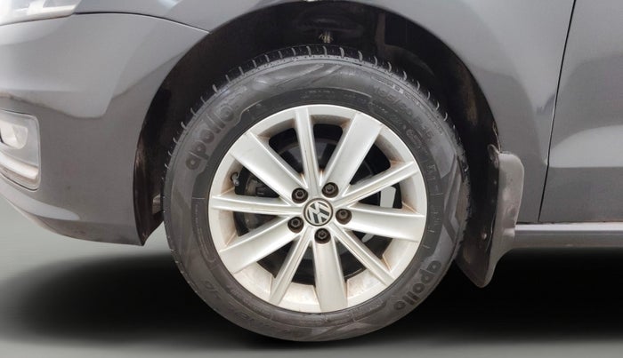 2016 Volkswagen Vento HIGHLINE 1.6 MPI, Petrol, Manual, 74,659 km, Left Front Wheel