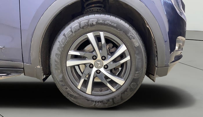 2023 Mahindra XUV700 MX P MT 5 STR, Petrol, Manual, 50,592 km, Right Front Wheel