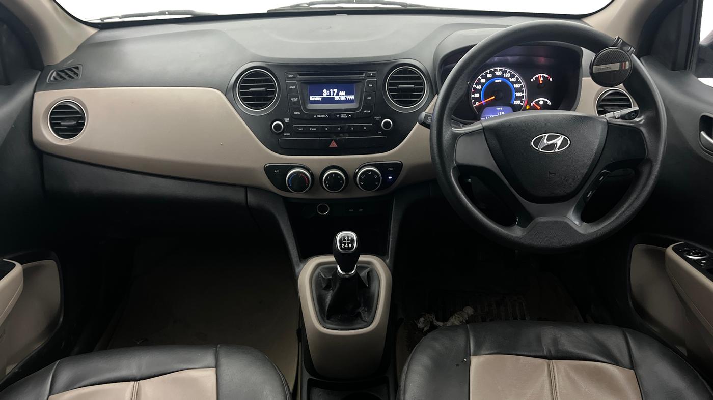 2015 Hyundai Grand i10 SPORTZ 1.2 KAPPA VTVT, Petrol, Manual, 1,13,358 km, Dashboard