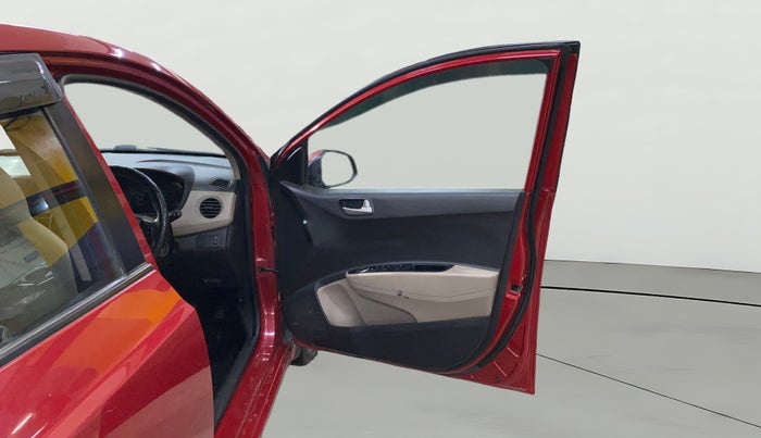 2014 Hyundai Xcent S 1.2, Petrol, Manual, 70,366 km, RHS Front Door