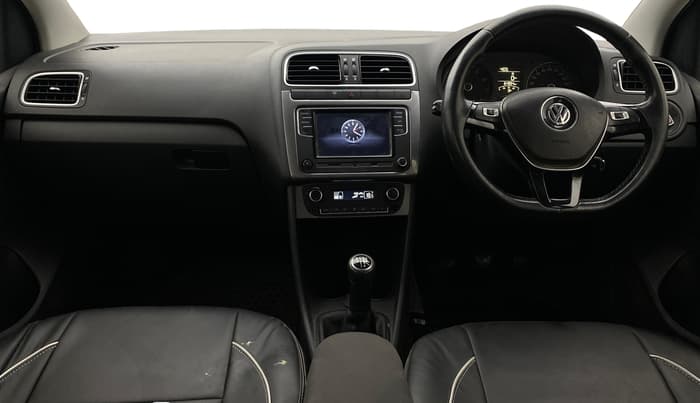 2017 Volkswagen Polo HIGHLINE PLUS 1.2(16 ALLOY, Petrol, Manual, 64,987 km, Dashboard