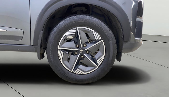 2024 Tata NEXON CREATIVE+ SUNROOF DCA 1.2 PETROL, Petrol, Automatic, 17,420 km, Right Front Wheel