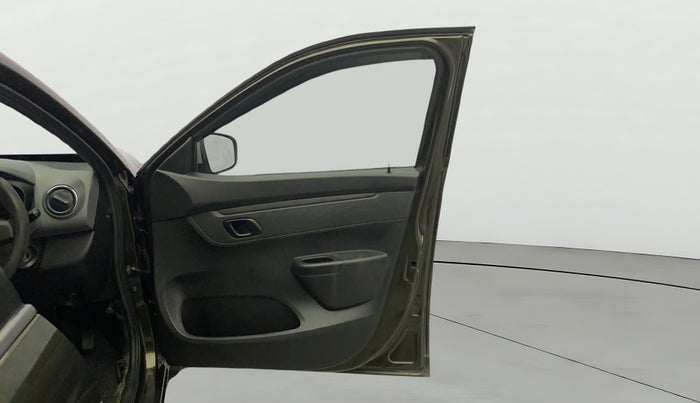 2017 Renault Kwid RXT 1.0 AMT (O), Petrol, Automatic, 81,389 km, RHS Front Door