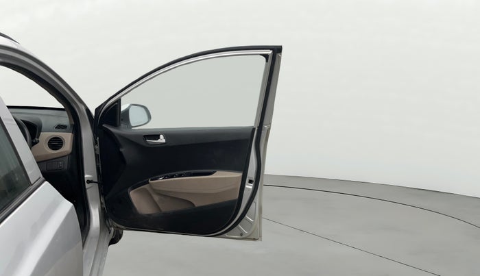 2016 Hyundai Grand i10 SPORTZ 1.2 KAPPA VTVT, Petrol, Manual, 96,085 km, RHS Front Door