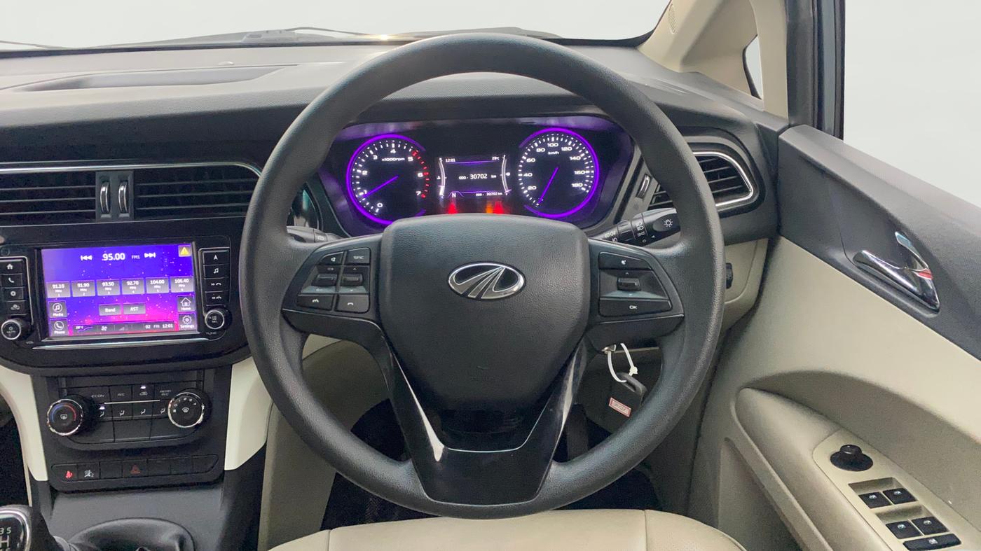 2018 Mahindra MARAZZO M6 7 STR, Diesel, Manual, 30,656 km, Steering Wheel Close Up