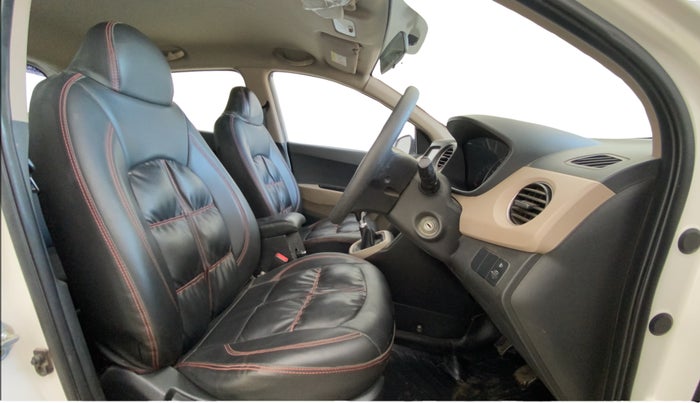 2017 Hyundai Grand i10 SPORTZ (O) 1.2 U2 CRDI, Diesel, Manual, 1,44,028 km, Right Side Front Door Cabin