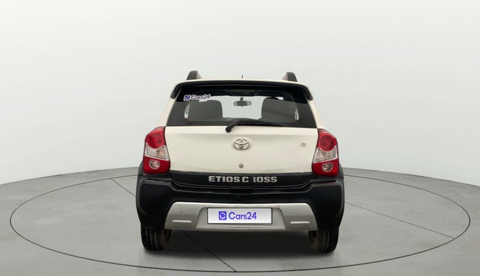 2015 Toyota Etios CROSS 1.2 G, Petrol, Manual, 1,16,991 km, Back/Rear