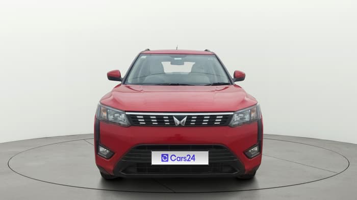 2023 Mahindra XUV300 W6 1.2 PETROL, Petrol, Manual, 8,525 km, Front