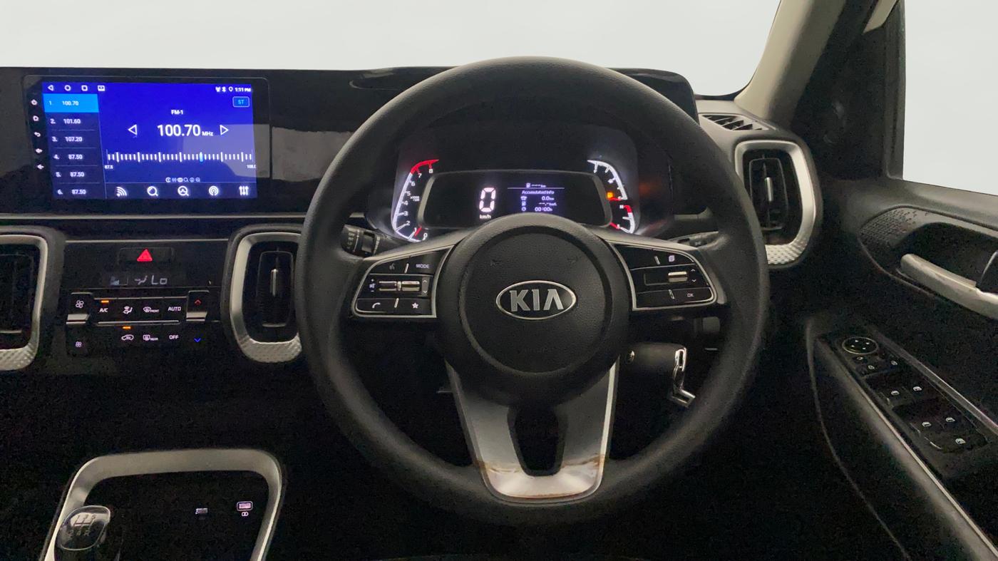 2020 KIA SONET HTK PLUS 1.2, Petrol, Manual, 1,22,315 km, Steering Wheel Close Up