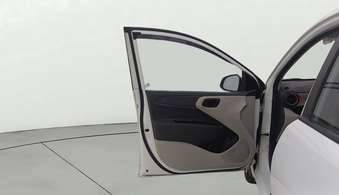 2022 Hyundai AURA S 1.2 CNG, CNG, Manual, 90,192 km, LHS Front Door
