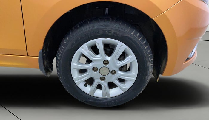2018 Tata Tiago XZA PETROL, Petrol, Automatic, 39,282 km, Right Front Wheel
